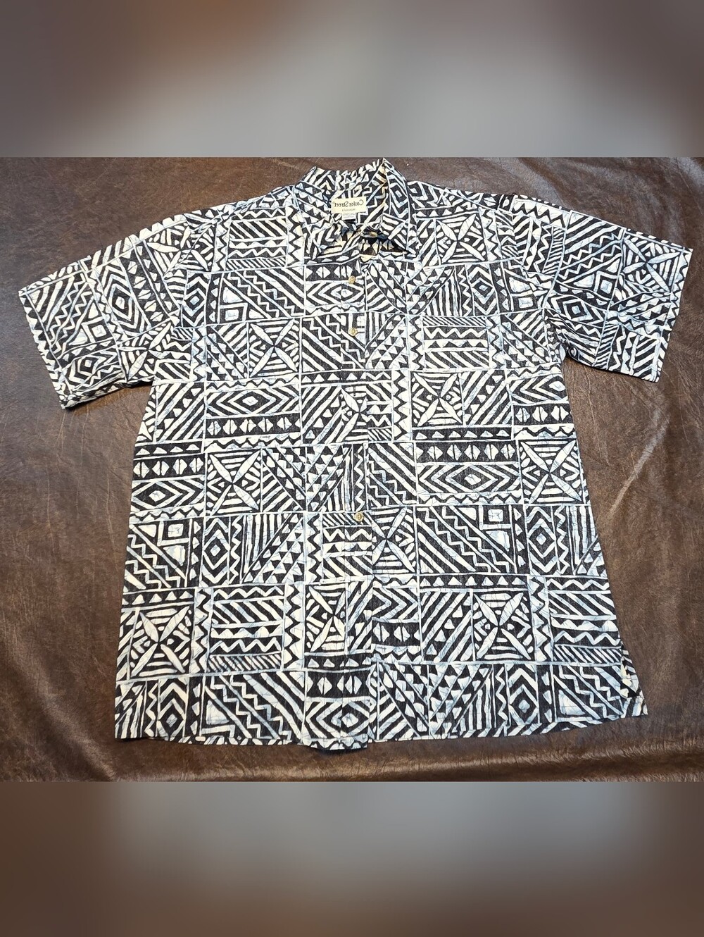 Men's Hawaiian Button-down Collared Shirt